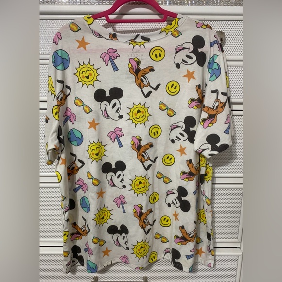 Disney T-Shirt NWOT - Picture 2 of 3